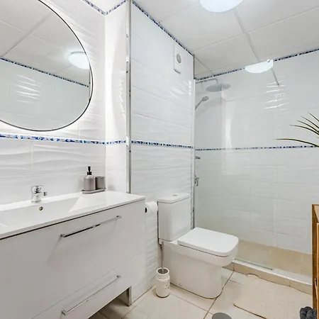 Ocean Walk Victoria Court 2 Modern With Terrace, Heated Pool, Netflix * Arona (Tenerife)